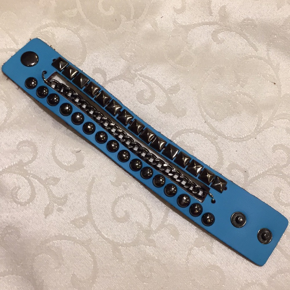 Studded bracelet with chain